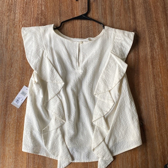 🇺🇸BP White Ruffle Top - Picture 2 of 6
